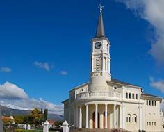 The local NG Kerk (DRC Church) building is a landmark in Porterville.