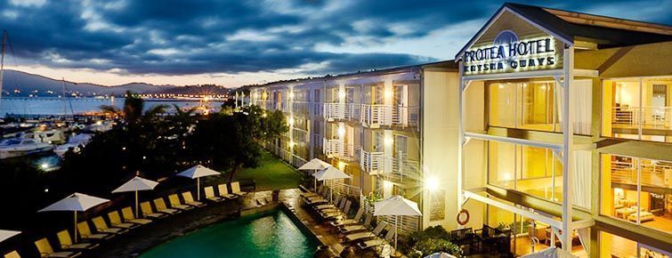 Protea Hotel Knysna Quays - at night